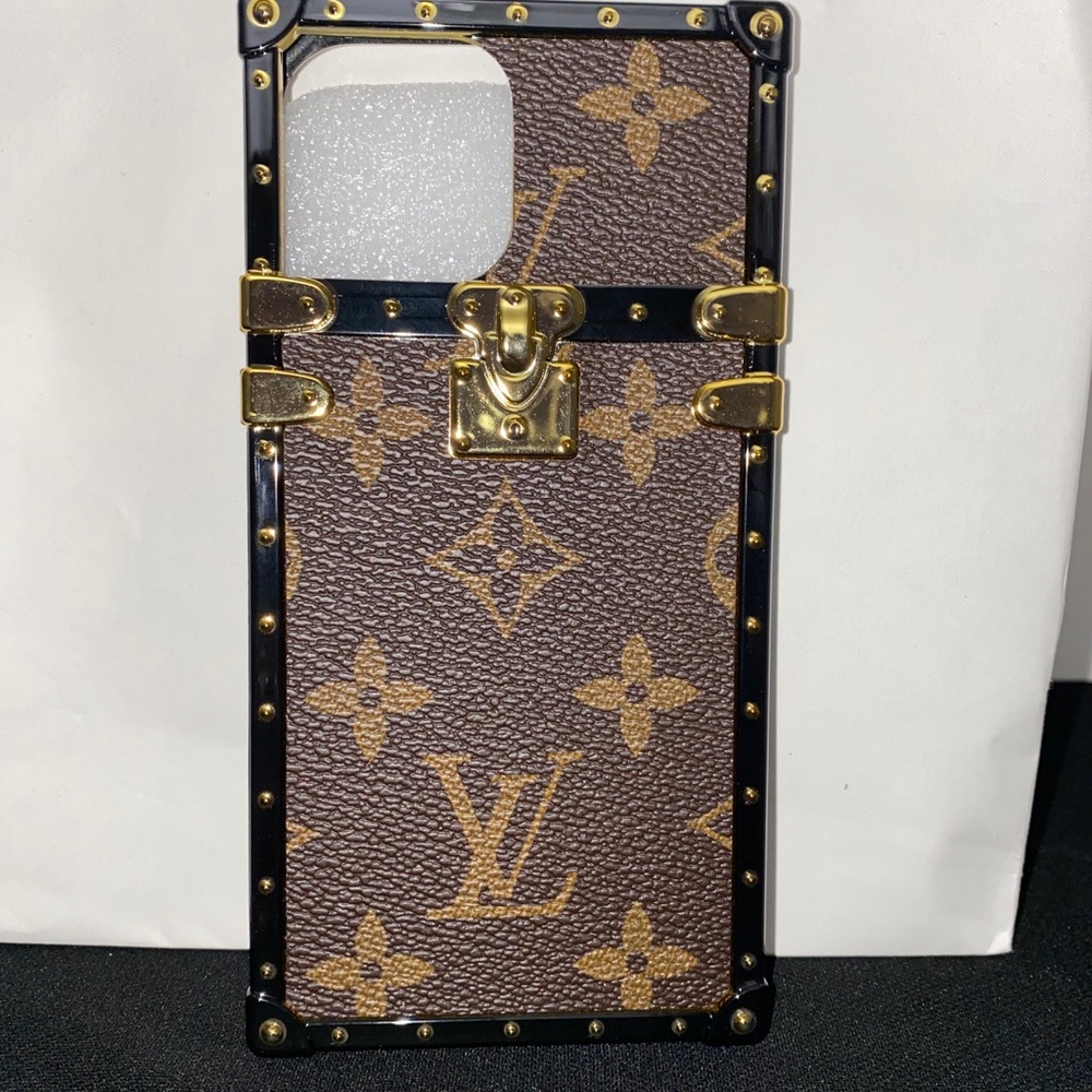 - IPhone 12 pro max case